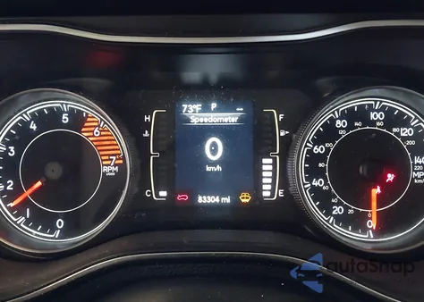 2019 Jeep Cherokee Latitude Plus 4X4 from USA, damaged, VIN 1C4PJMLN2KD132053